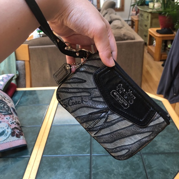 Coach Wristlet Y2K early 2000s Hangtag included - Picture 8 of 8